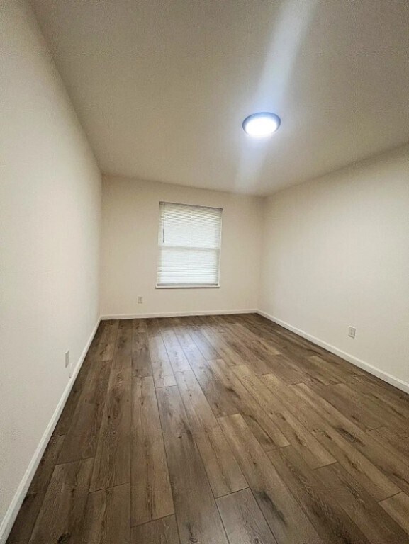 Building Photo - 4774 Kings Dr