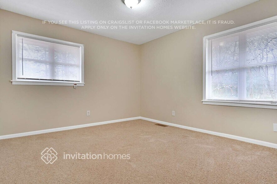 Building Photo - 1421 Dennis Dr