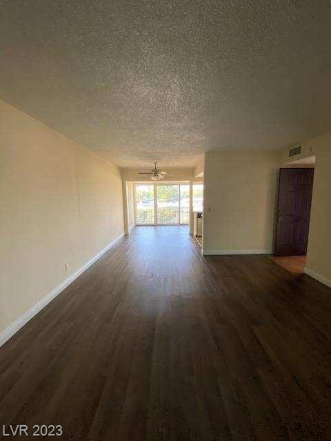 Building Photo - 1390 E Vegas Valley Dr