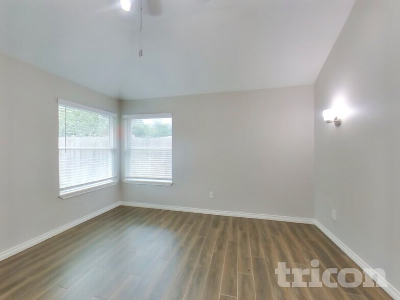 Building Photo - 15614 Fox Springs Dr
