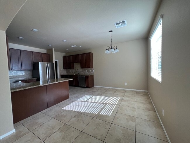 Building Photo - 3871 E Edna Dr