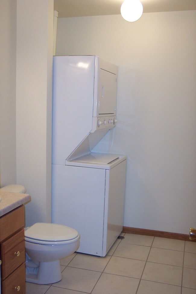 Building Photo - Ridges II