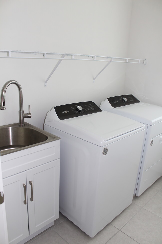 Laundry Room - 14601 Kingfisher Loop