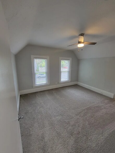 Building Photo - 326 1/2 N Gratiot Ave