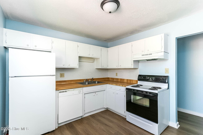 Building Photo - 201 Shipman Rd