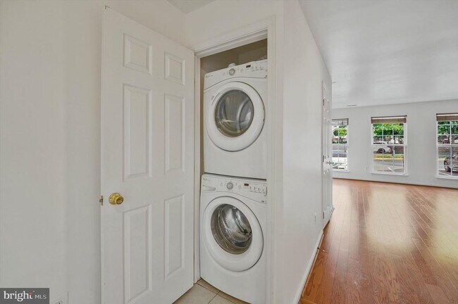 Building Photo - 14844 Edman Cir