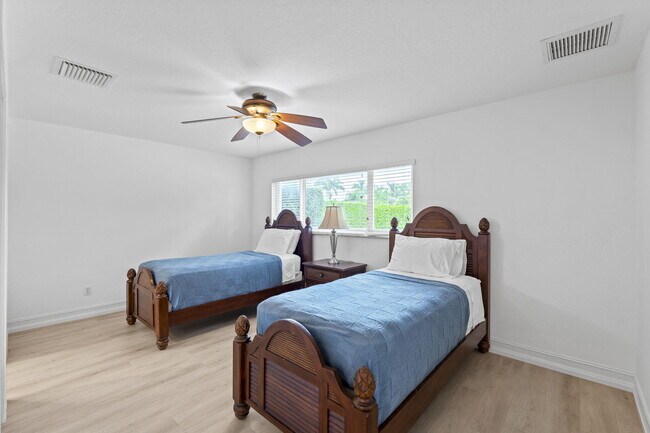 Building Photo - 7447 NW 82nd Terrace