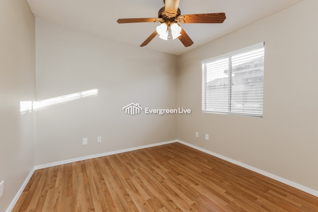 Building Photo - 2156 W Splitwood Pl