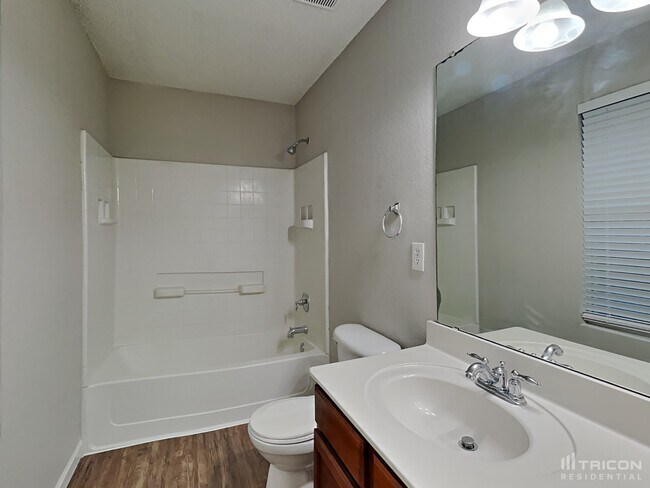 Building Photo - 9945 Sparrow Hawk Ln