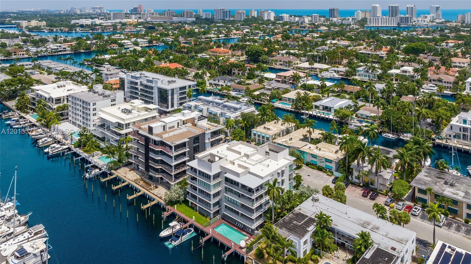 Building Photo - 133 Isle of Venice Dr