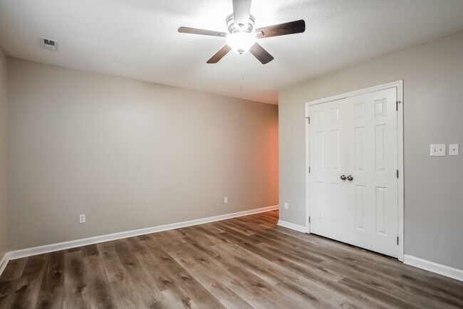 Building Photo - 3604 Greywood Dr