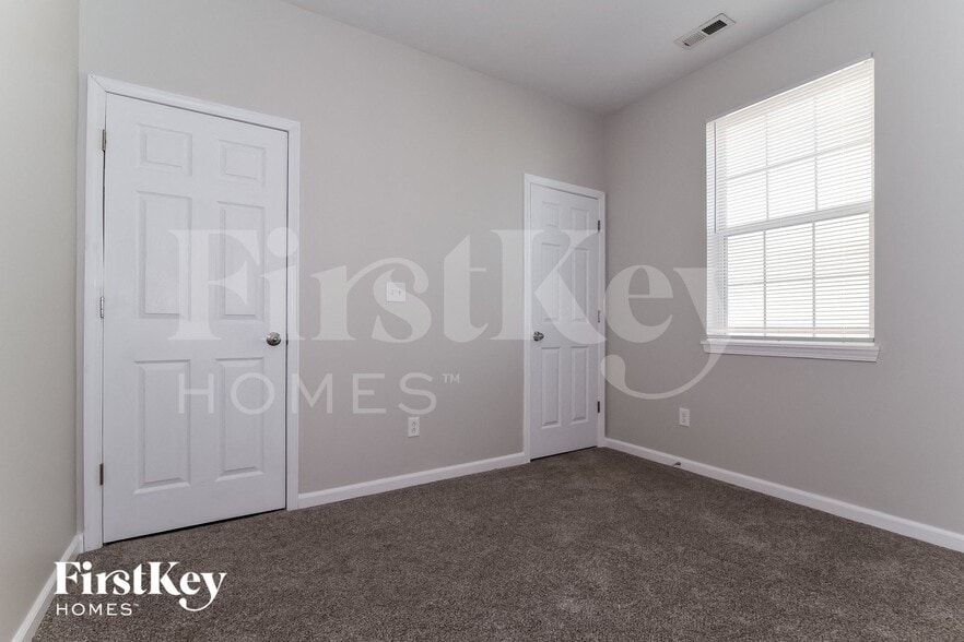 Building Photo - 5630 Sweet River Dr