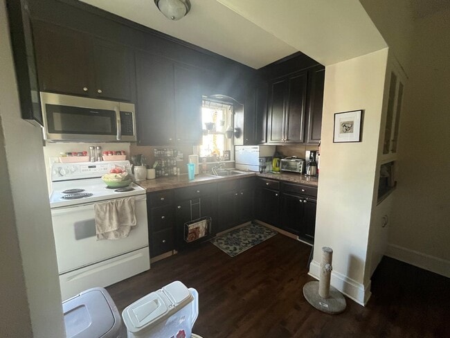 Building Photo - 404 4th St