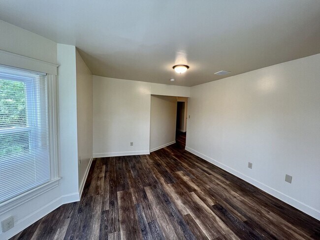 Building Photo - 831 Walnut St