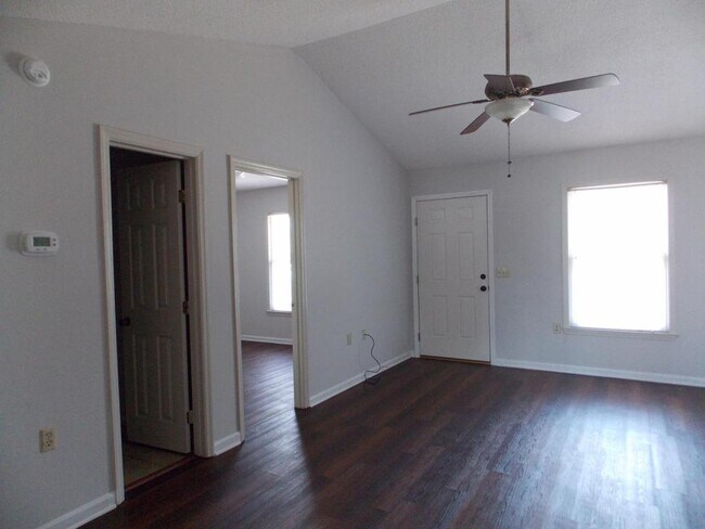 Building Photo - 140 Lanier Dr
