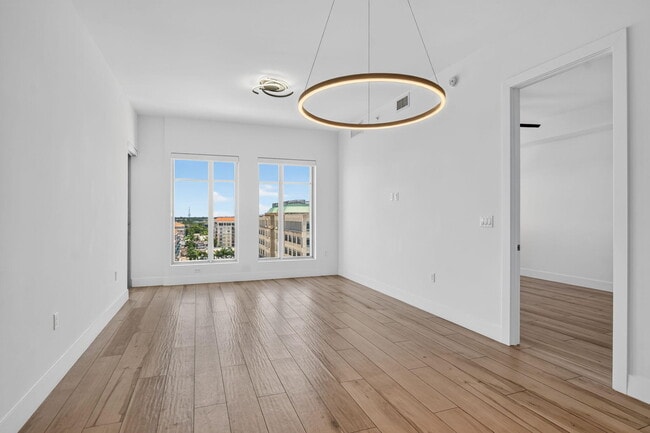 Building Photo - 155 E Boca Raton Rd