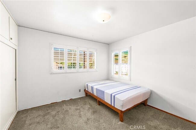 Building Photo - 454 N Shattuck Pl
