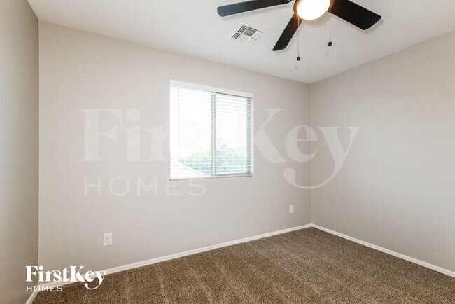 Building Photo - 12034 W Hide Trail