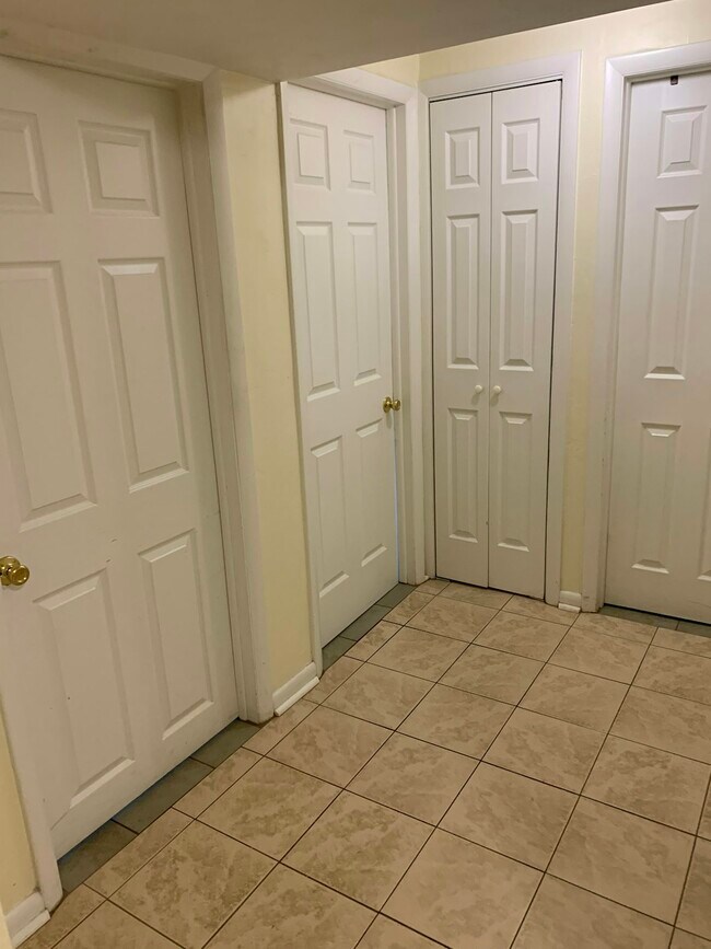 Building Photo - 2955-2959 N Newton Street, Unit 2959 B