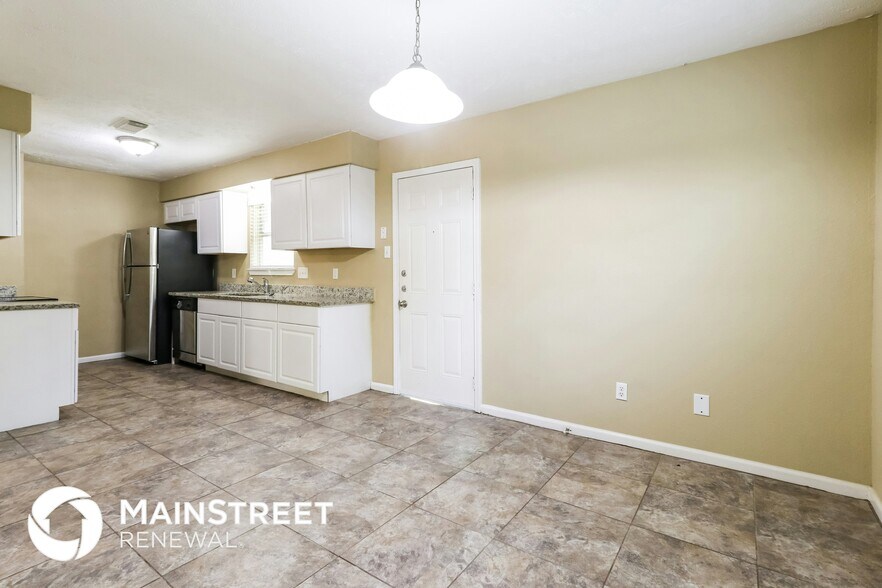 Building Photo - 2227 Lexington Woods Dr
