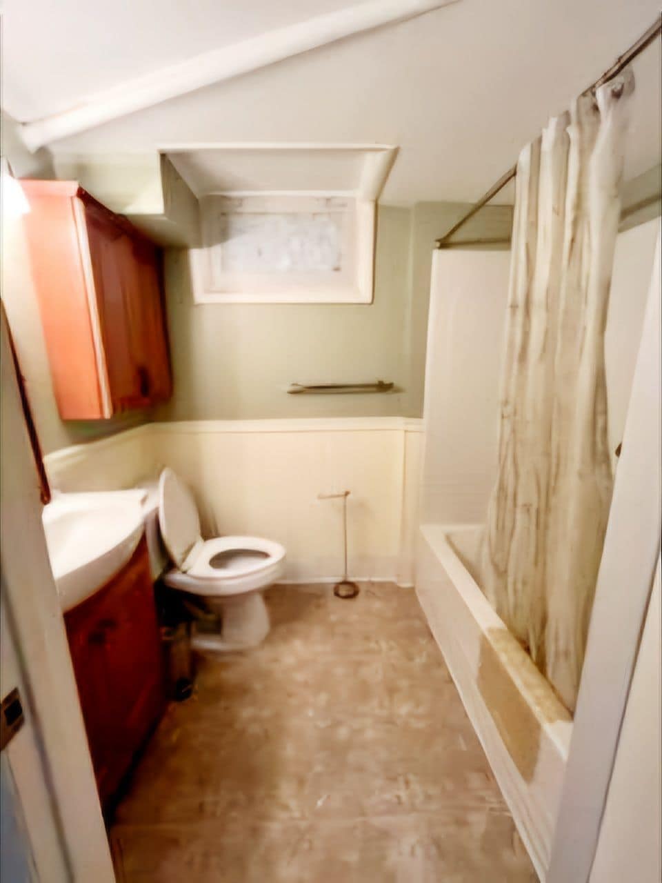 Building Photo - 606 Avenue C