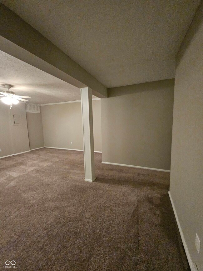 Building Photo - 9459 Timber View Dr