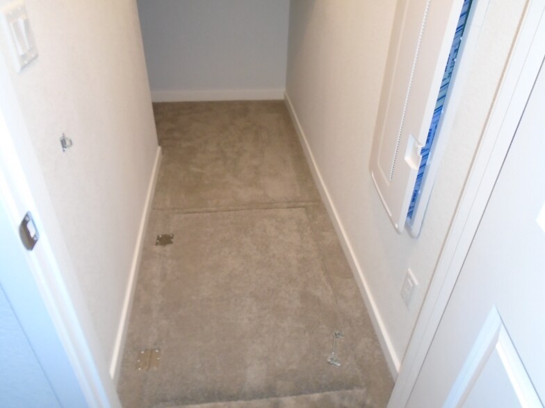 Building Photo - 5395 Euclid Dr