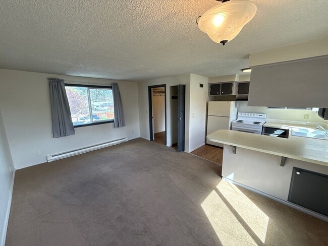 Building Photo - 2683 12th Pl SE