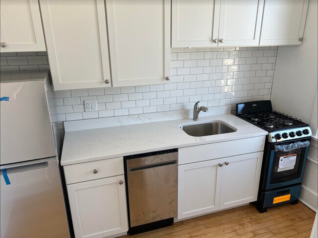 Building Photo - 293 E Deerpath Rd