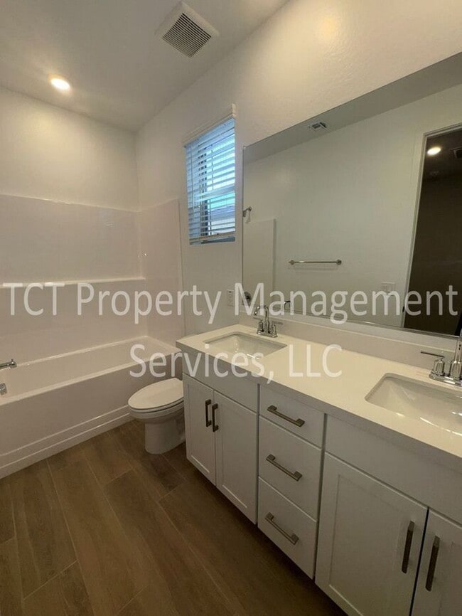 Building Photo - Beautiful New Build in North Creek Community