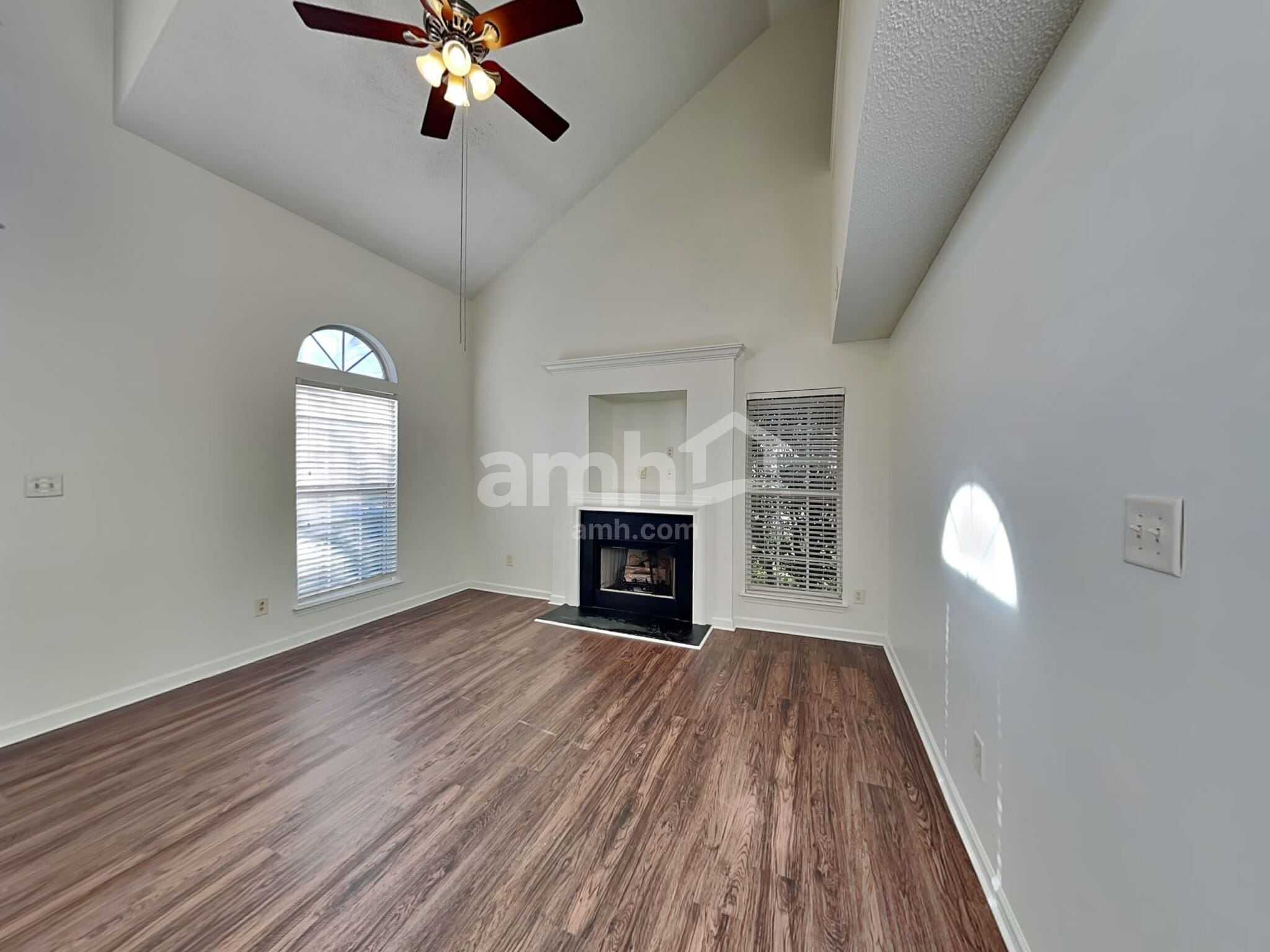 Building Photo - 5615 Waverly Lynn Ln