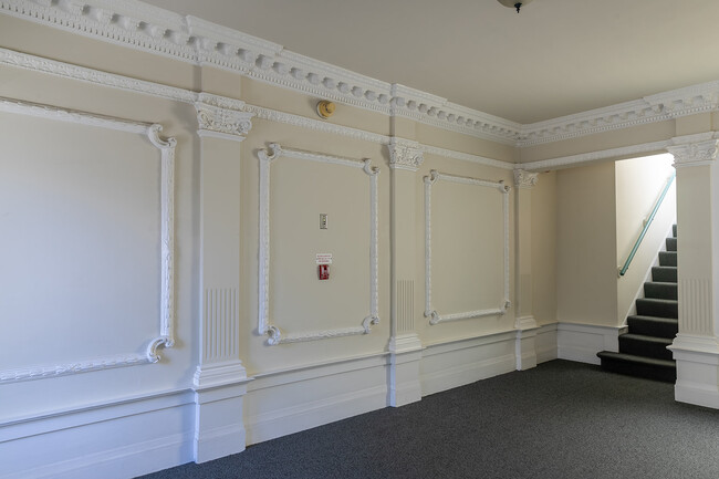 Building Photo - 332 Presidio Ave