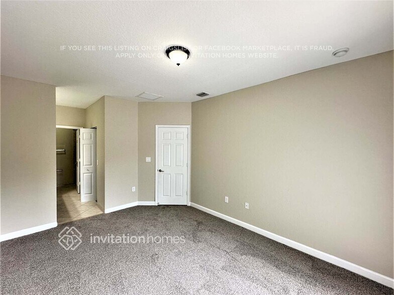 Building Photo - 2233 SW 147 Path
