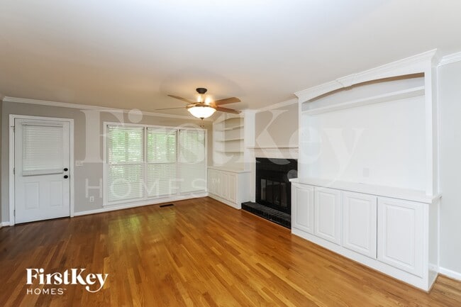 Building Photo - 6713 Thornwood Ct