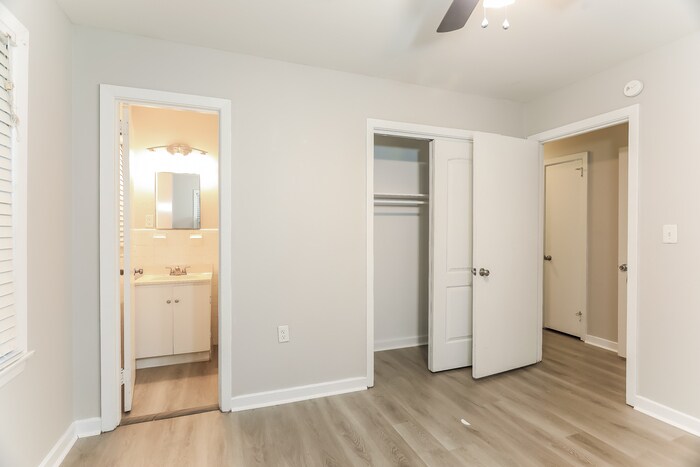 Building Photo - 624 26th Ave NW