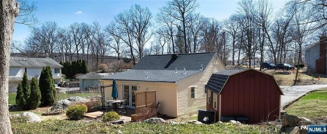 Building Photo - 8 Quinton Rd
