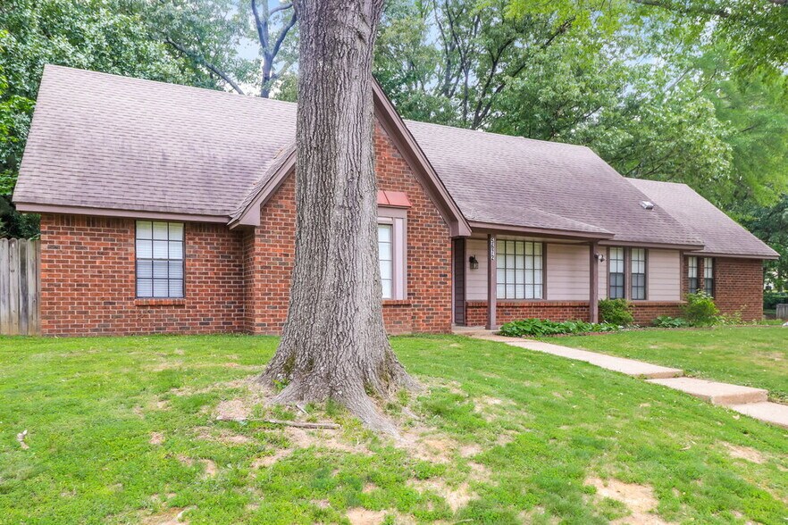Building Photo - 5672 Remsen Ave