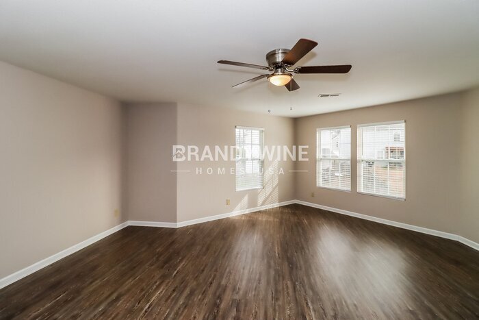 Building Photo - 1715 Larne Cir