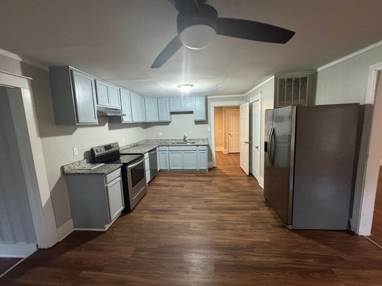 Building Photo - 805 Brower St