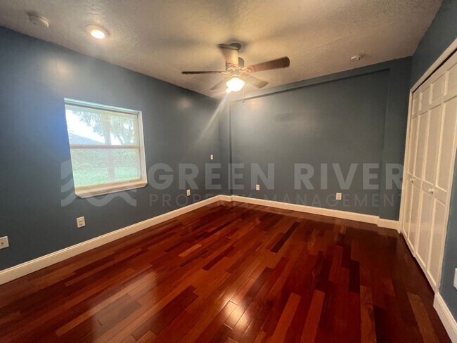 Building Photo - Amazing 4 bedroom home with St Johns River Views Available Now!