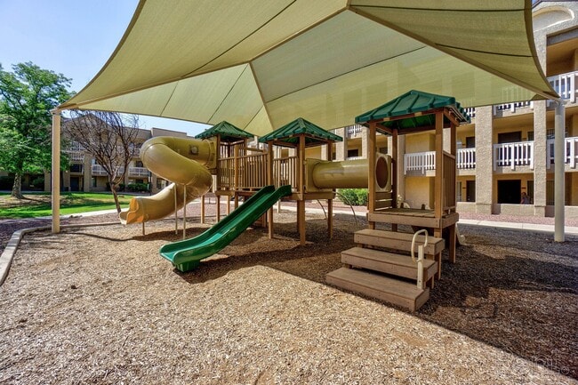 Building Photo - Pavilions at Pantano Apartments