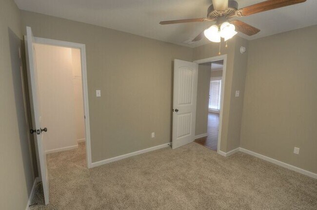 Building Photo - Now Leasing a 4-bedroom 2 bath home on Olive Branch