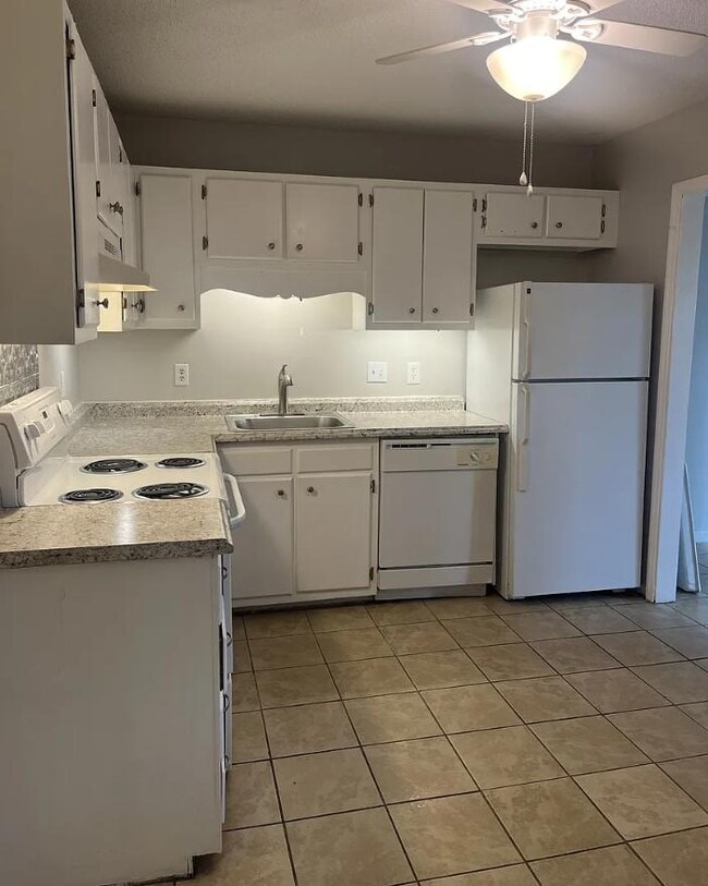 Building Photo - 111 Timber Ln