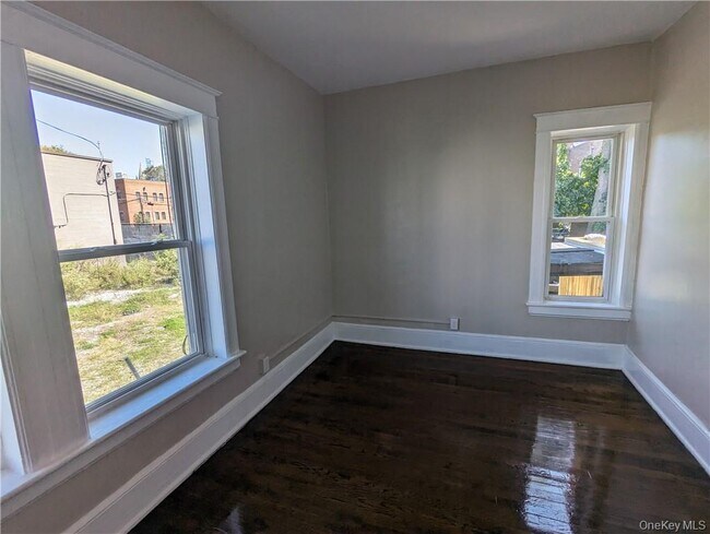 Building Photo - 65 Academy St