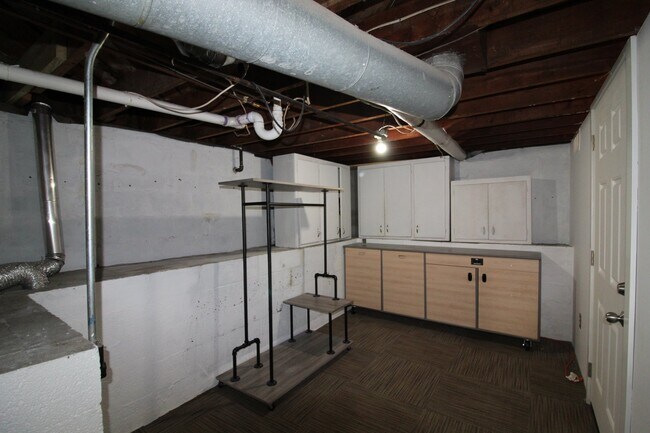 Building Photo - Award winning schools. Stunning home.  Centrally Located.