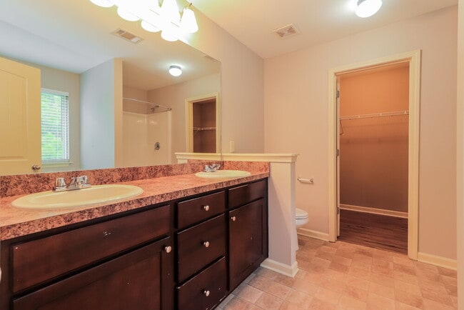 Building Photo - 50 Vivid Ln