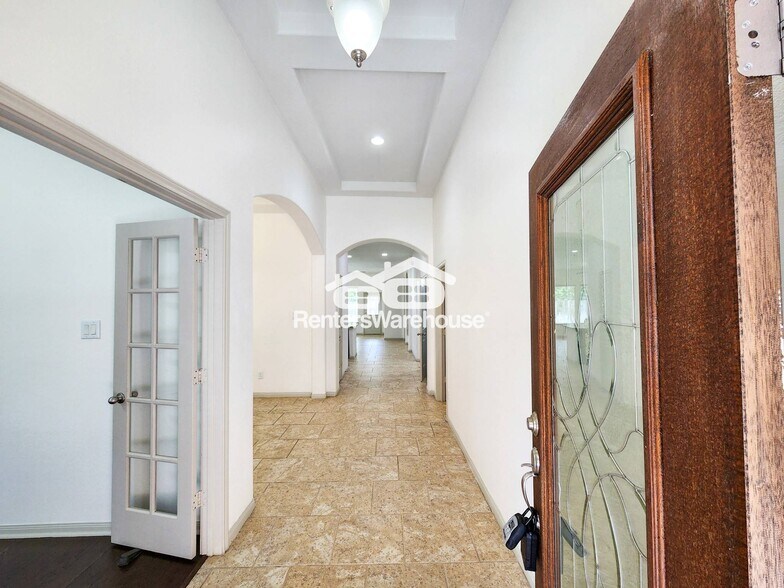 Building Photo - 4515 Greenleaf Dr