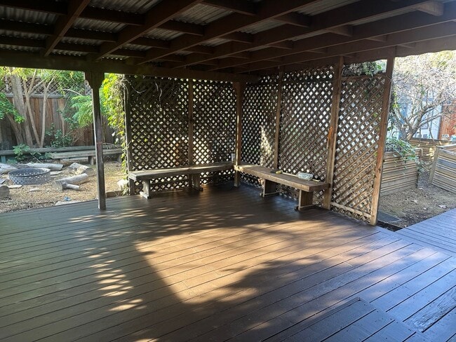 Building Photo - 3BD/2BA Fremont Home with Open Floor Plan and Outdoor Deck