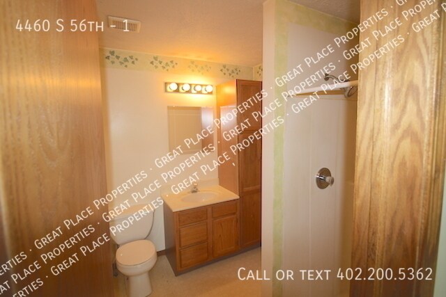 Building Photo - 4460 S 56th St