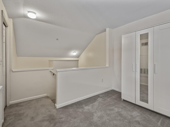 Building Photo - 2801 Chancellorsville Dr